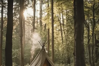 Welche Arten von Bushcraft-Unterkünften gibt es?